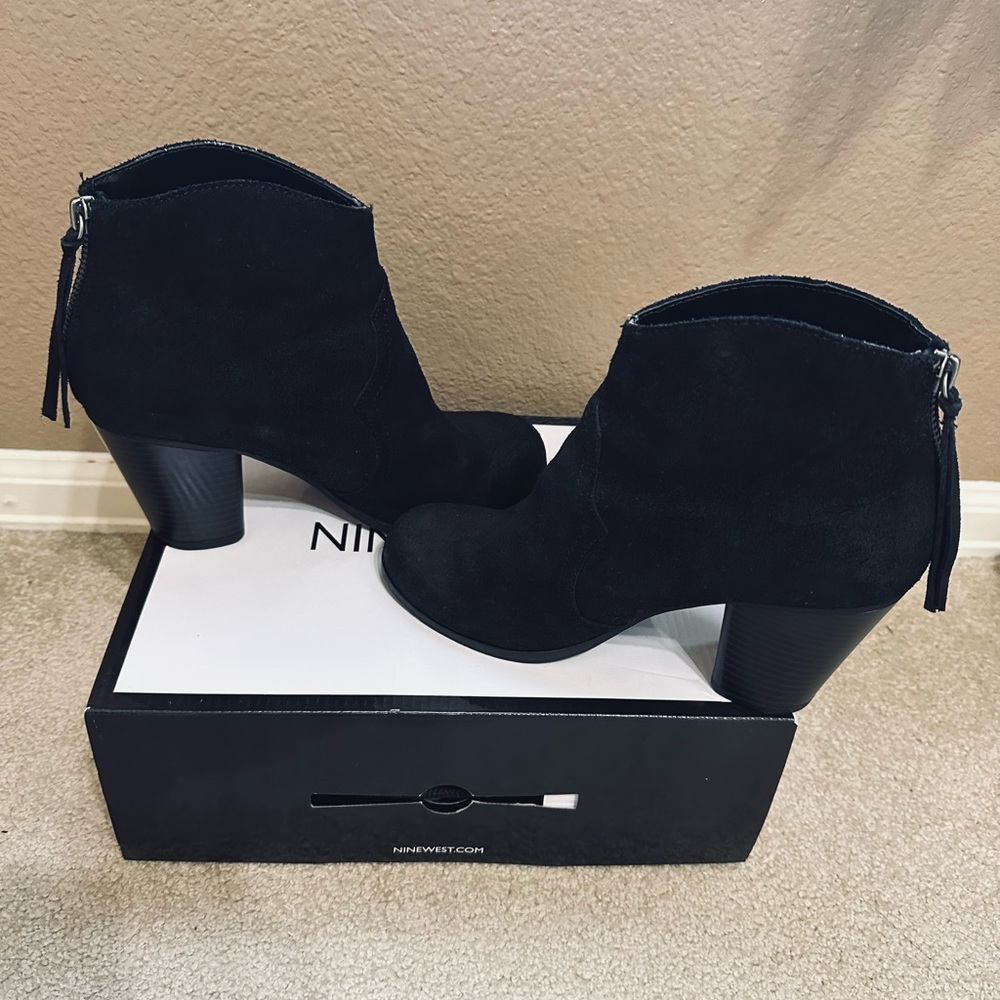 Nine West Black Boots 7 🖤 - Picture 2 of 10